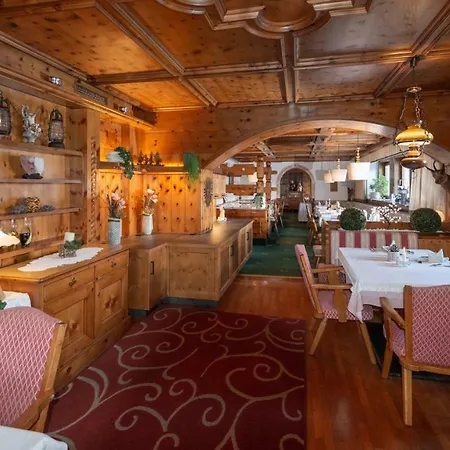 美思戈尔维尔特酒店 酒店 3*