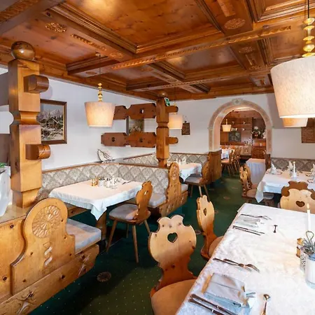 美思戈尔维尔特酒店 3*